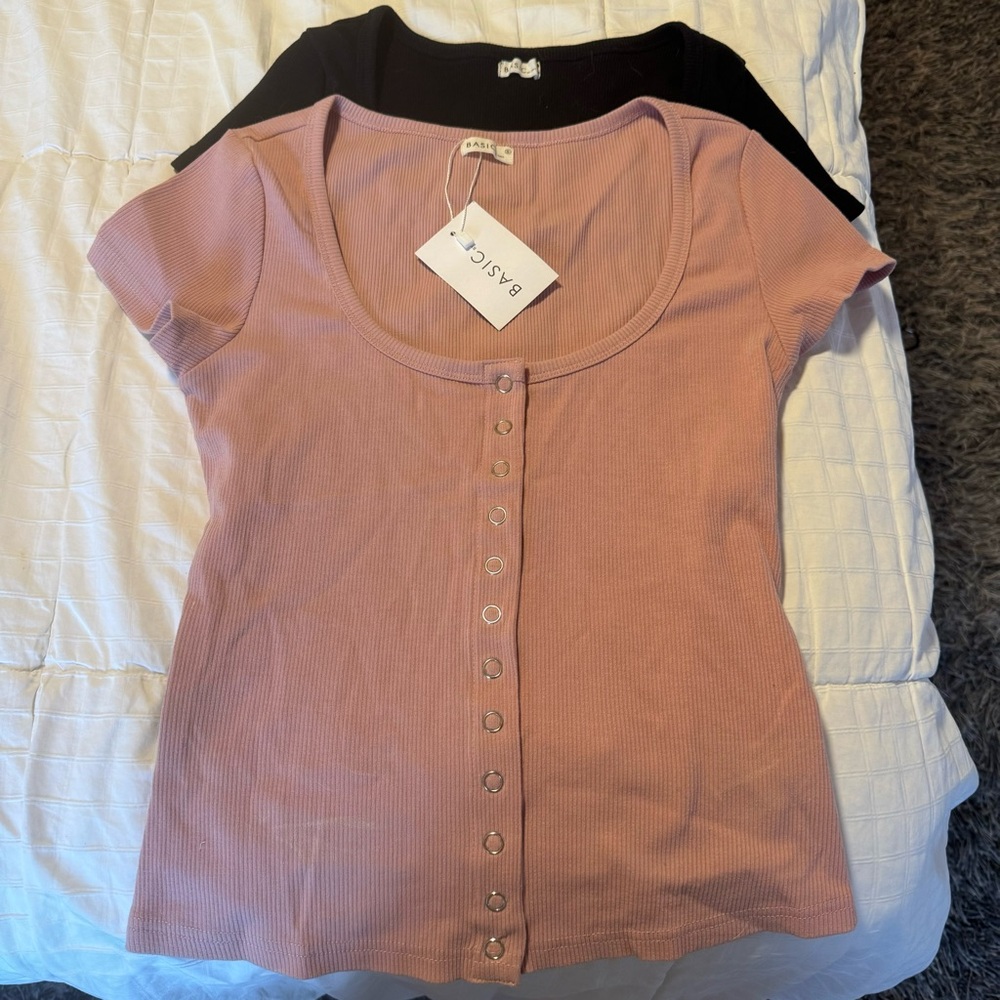 Two fitted ribbed tees (1 black/1 pink)